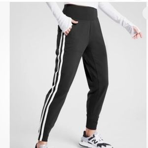 Athleta black Venice side stripe jogger pants size XS Petite